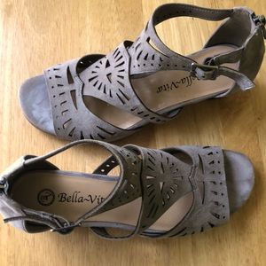 Decorative suede sandals